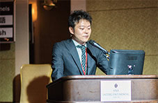 日本美容外科学会での発表の様子(2016年/中居弘一医師)
