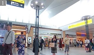 JR線中央口改札を出た目の前にあるekieを左に進み、南口方面に向かいます。