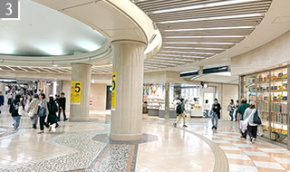 ピエールエルメとヴェンキの間の道に入り、そのまま直進します。