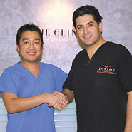 他院の美容外科医からも「ボディデザインのことは大橋に聞け」と言われるような美容外科医を目指しています。それは、ゲストの気持ちやリクエストを的確に把握する理解力、それに対しベストな方法を選択できる判断力と引き出しの多さ、さらに成し遂げる技術力を備えたドクターと言えるでしょう。<br />そうなるためにも、美的感覚や立体的デザインの技術力に磨きをかけることに、毎日こだわっています。そして、当然ではありますが、誠実であること、何より諦めない姿勢で仕事に取り組んでいます。