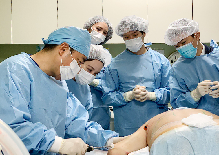 ベイザー脂肪吸引・脂肪注入豊胸のセミナーを8月18日に開催しました